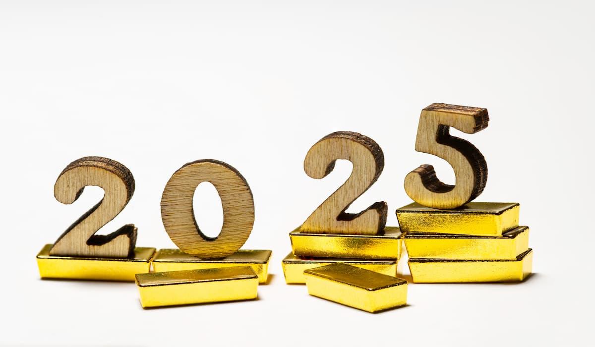 2025-gold-price-outlook-geopolitics-and-de-dollarization-drive-growth