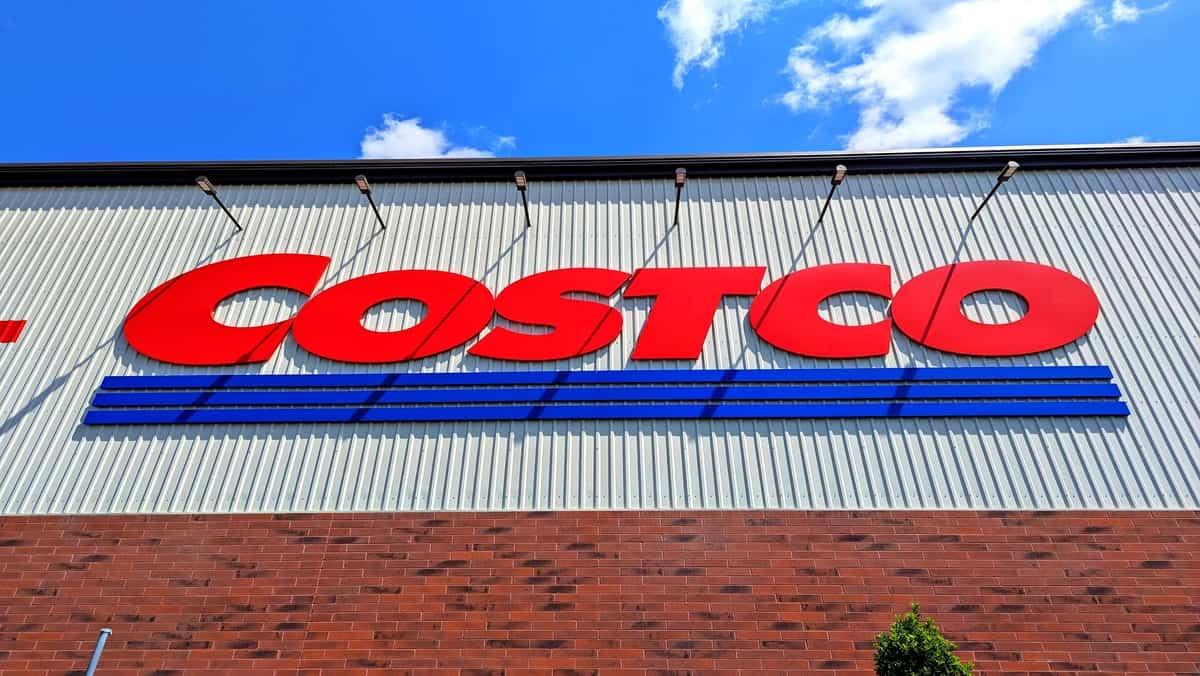 costco-cost-stock.jpg